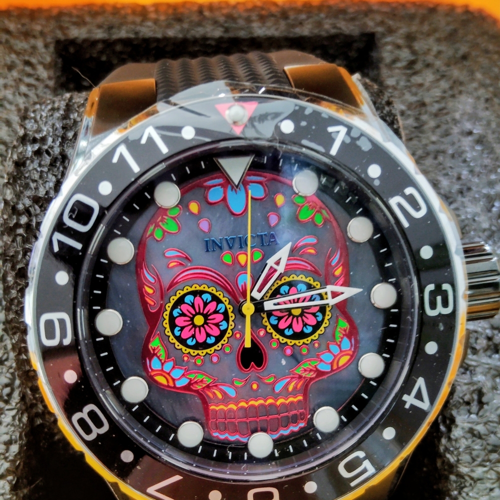 Invicta Skull Design Watch - Picture 2 of 6